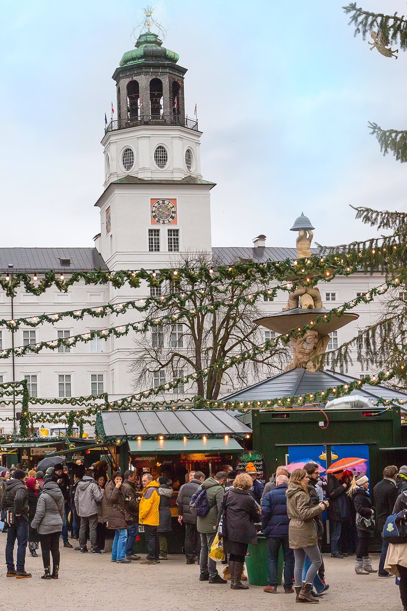 Không khí Giáng sinh ngập tràn trên toàn thế giới